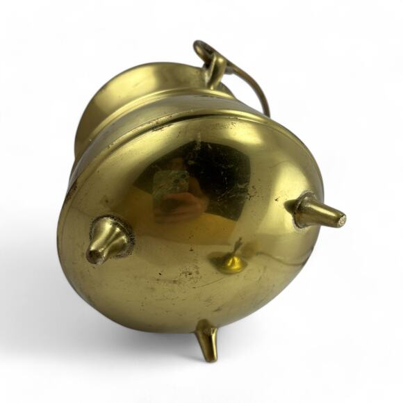 Vintage Brass Fireplace Fire Starter Cauldron with Lid and Dipper - 1940s-1960s - Picture 5 of 11